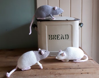 Rat knitting pattern - PDF - cute toy domestic rats cuddly beginners knit!