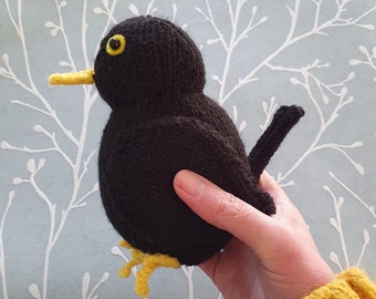 Blackbird knitting pattern - Sid the Blackbird - cute cuddly and easy to knit for beginners - bird knitting pattern pigeon toy