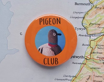 Pigeon Club button badge - pin - cute birb!