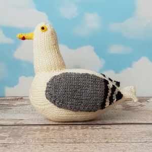 Big Jeff the Gull knitting pattern - great gift for seagull fans!