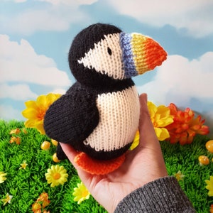 Barry the Puffin knitting pattern - easy knit for beginners