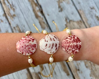 Seashell Adjustable Bracelet – Metallic Cord Friendship Bracelet – Beachy Minimalist Jewelry