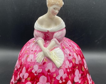 Royal Doulton “reverie” Figurine - Made in England - HN 2306