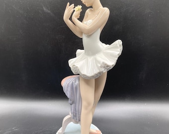 Lladro Ballerina Figurine, "For A Performance" #7641, Retired Event Exclusive, Original Box