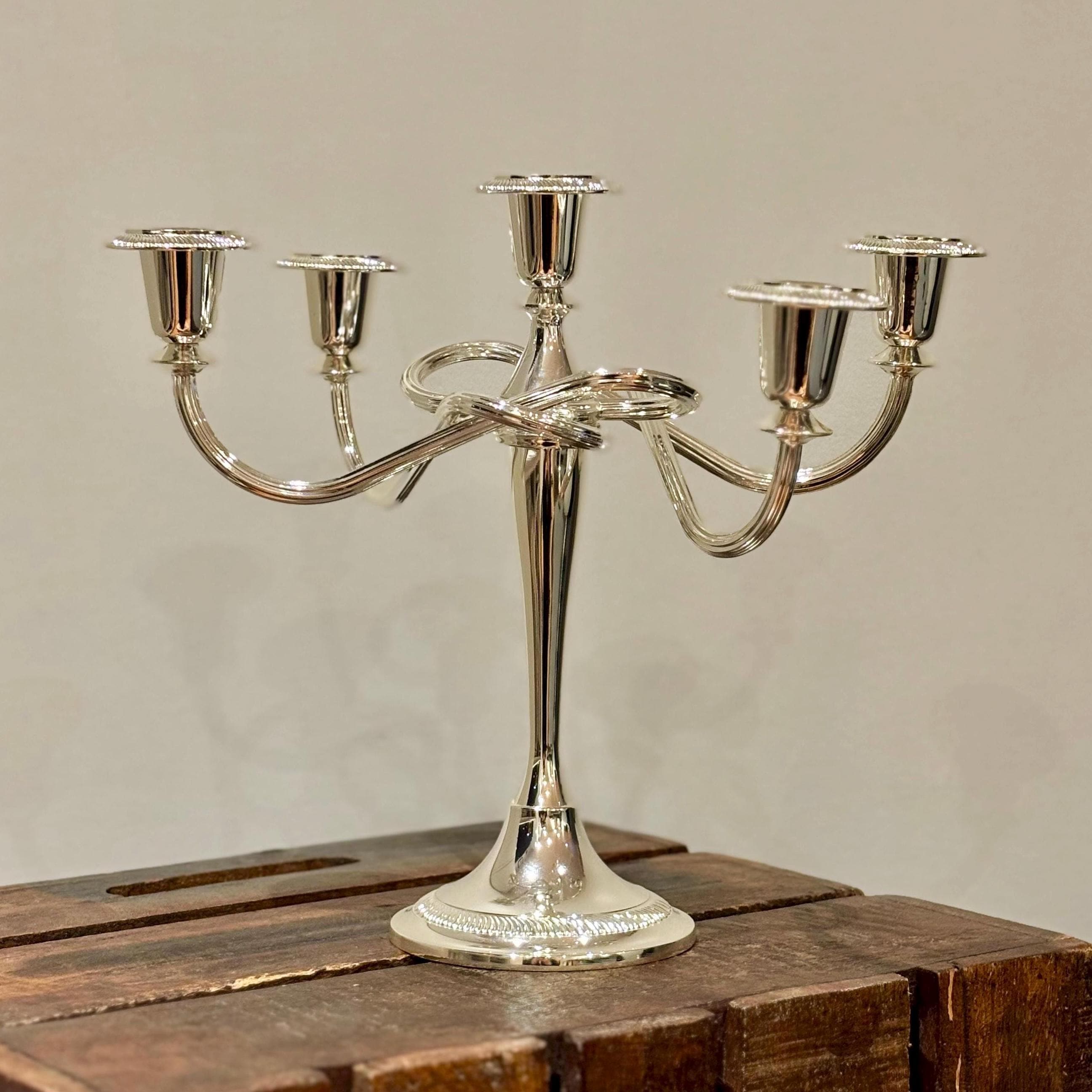 【QUEEN ANNE】 薔薇のキャンドルスタンド ペア【シルバープレート】 Vintage Queen Anne Silver-plated 5-light Candelabra: Scroll Arm