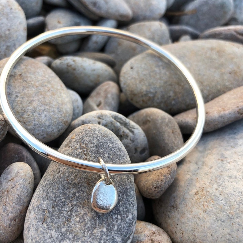 Handmade Solid Gold Bangle with Pebble Charm image 3