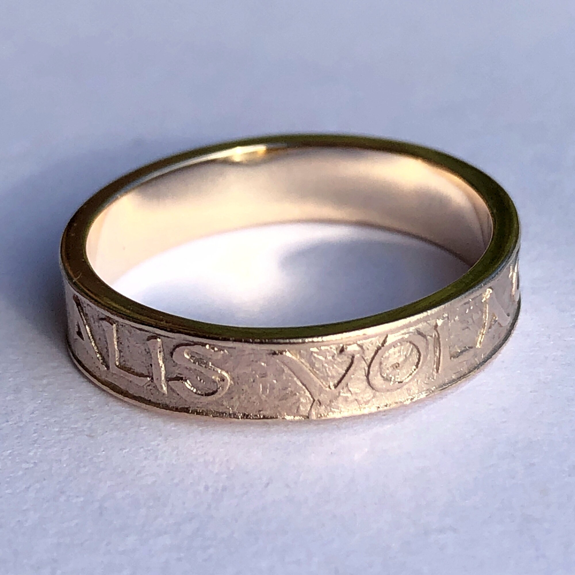 Does the husband get the ring back in a divorce