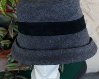 90's Liz Claiborne Bucket Hat - Grey with Black Band - Gray Wool Hat - Size Medium - Winter Wool Hat - Designer Winter Hat - Vintage Hat