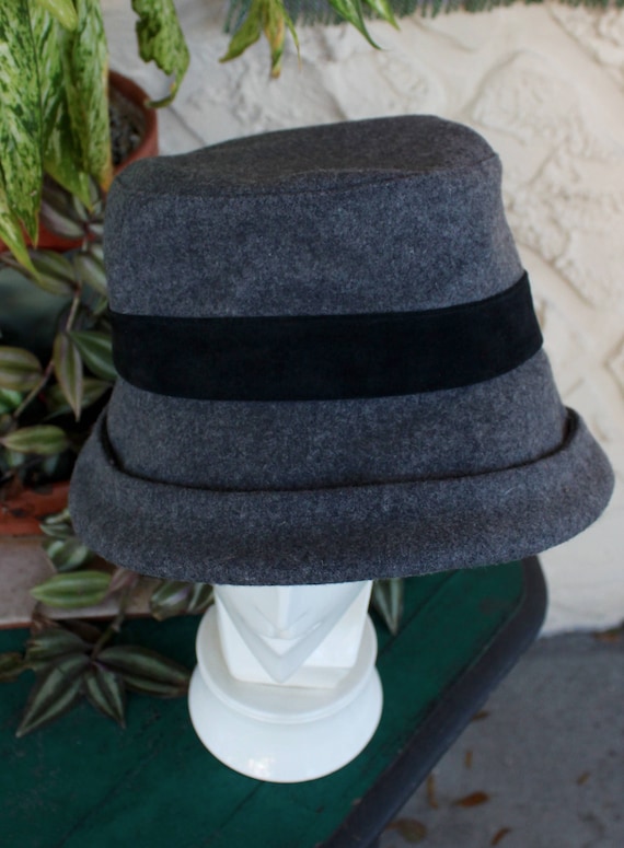 90's Liz Claiborne Bucket Hat - Grey with Black Ba