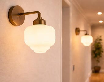 Moderne Glas Wandleuchte, mundgeblasene Glas Wandleuchte, minimalistische Messing Wandleuchte, Nachttisch Wandbeleuchtung, skandinavisch Wohndekor Leuchte