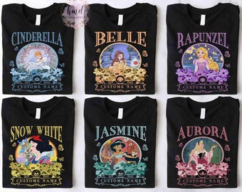 Anpassen der Disney Prinzessinnen Charaktere Floral Shirts, Magic Kingdom Familie 2025 Reise, benutzerdefinierter Name Tiana Ariel Elsa Rapunzel Belle Jasmin Tee