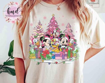 Kerstman Mickey en zijn vrienden roze kerstlicht T-shirt, Disneyland vakantie familiecadeau, Disney Mickey's Very Merry Xmas bijpassende T-shirt