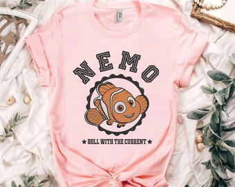 Disney Hitta Dory Nemo Roll med grafisk retro-tröja, Magic Kingdom WDW Holiday Unisex T-shirt Familj Födelsedagspresent Vuxen Barn Småbarnströja