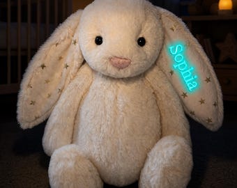 Coelho com nome que brilha no escuro, coelho personalizado com nome bordado que brilha no escuro, presente para recém-nascido, presente para chá de bebê, coelho branco em formato de estrela para guardar de lembrança.