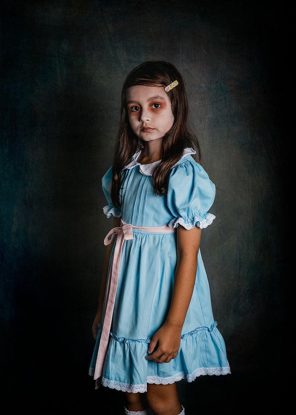 horror movie twins blue dress Watch These Twins Recreate the Creepiest Horror Movie Children!
