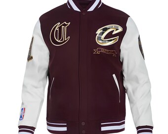 Chaqueta de los Cleveland Cavaliers con mangas de cuero blanco y cuerpo granate. Chaquetas personalizadas del equipo universitario. Chaqueta de béisbol. Chaquetas del equipo universitario.