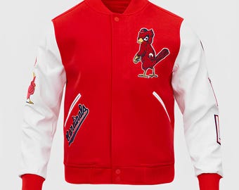 Chaqueta de los St. Louis Cardinals, color rojo, cuerpo blanco y mangas de cuero. Chaquetas universitarias personalizadas.