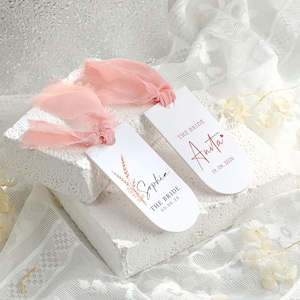Acrylic Bridal Hanger Tag, Personalized Bridesmaid Dress Tag, Bridal Gift, Wedding Party, Bridesmaid Dress Tag, Hang Tag for Wedding Dress