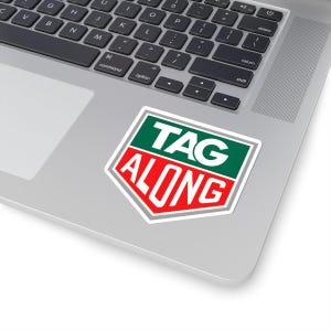 TAGアロングステッカー、タグ・ホイヤー風の面白いデカール、モータースポーツと時計愛好家向けビニールステッカー、F1レーシングステッカーボム、カーファン向けギフト