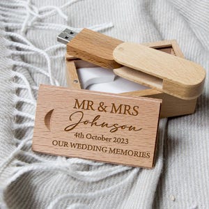 Personalized Engraved Wooden USB Drive with Box, Engraved Name USB Flash Drive, USB with Couple Names and Date, Wedding gift, Couple Gift