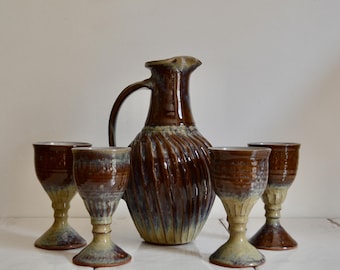 carafe à vin et gobelets en poterie clinton jonathan woodward vintage / vintage des années 1980 / art de la poterie en céramique