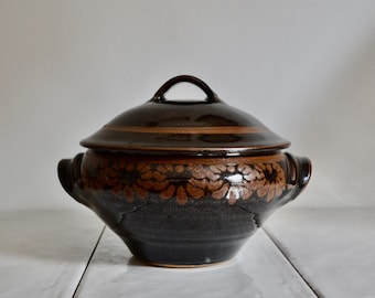 soupière en céramique de poterie d'atelier vintage / motif floral / plat de service