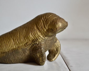 figurine vintage de lamantin en laiton / vie marine nautique / presse-papiers en métal