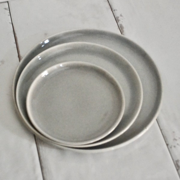 russel wright granite grey american modern by steubenville plates / post modern american kitchen / russel wright china