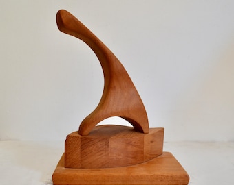 Sculpture moderne abstraite vintage en bois de namaste / objet d'art en bois fait main / bois tourné