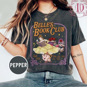 Belle&#39;s Book Club 1991 Comfort Farben Shirt, Geschichte so alt wie die Zeit Shirt, Retro Schönheit und das Biest Shirt, Buchliebhaber, Leseratten-Lese-T-Shirt