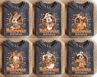 Retro Micky und Freunde Kreuzfahrt Halloween Komfort Farben Shirt, Disney Halloween auf hoher See Shirt, Halloween Familienreise 2025 Shirt