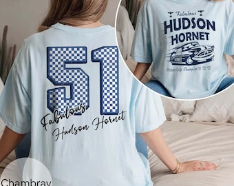 Camiseta de colores cómodos del campeón de la Copa Pistón Hudson Hornet de Cars de Disney y Pixar, camiseta de Cars Land, regalo de vacaciones familiares en WDW Disneyland