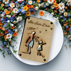Personalisierbares Muttertagsgeschenk aus Holz – Graviertes Geldgeschenk "Ich liebe Dich Mom" – Geschenkidee für Mama