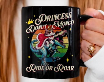 Taza de Carl de Dungeon Crawler (11 oz y 15 oz), taza de café Princess Donut, Mongo, Ride or Roar, regalo de Dungeon Crawler, regalo del club de lectura Donut Princess