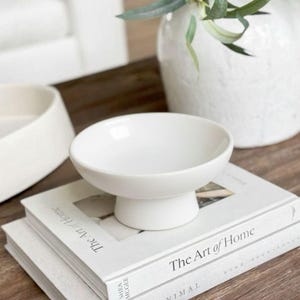 Pedestal Bowl Custom colours | Gypsum Concrete | Neutral Home Decor & Gift | Minimalist Concrete Centerpiece