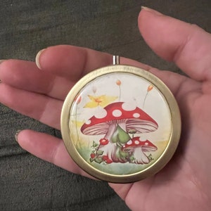 Mushroom image pill box Case Container FREE SHIPPING image 1