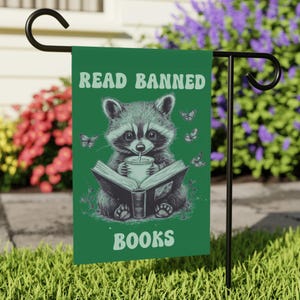 Read Banned Books Garden Flag Protect Library Yard Sign Freedom to Read Outdoor Banner Social Justice Community Garden Anti Censorship Lawn