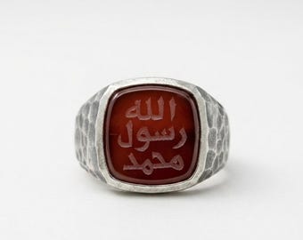 Pierścień z jemeńskim Aqeeq z grawerunkiem islamskim, pierścień z sygnetem z czerwonego agatu ze srebra próby 925, męski pierścień ze srebra z kamieniami szlachetnymi, masywny młotkowany pierścień