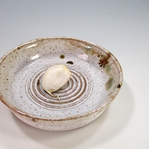 Ceramic garlic grater plate, pottery ginger grater bowl, grated garlic and oil bread dipping dish, foodie gift