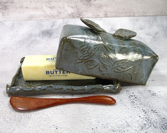 Ceramic butter dish with spreader knife, pottery stick butter holder with leaf impressions