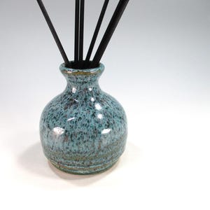 Ceramic Reed Diffuser, Handmade Pottery Essential Oil Pot with Reeds