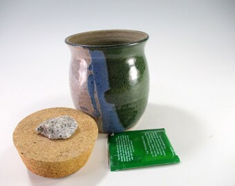 Ceramic tea or coffee jar, stoneware sugar jar, pottery kitchen storage with cork lid and rock knob