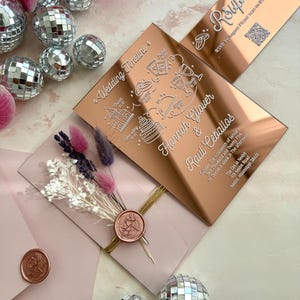 Rose Gold Acryl Hochzeitseinladungen mit QR-Code Antwort auf die Frage, Sweet 16 lädt ein, Faire Part Mariage Blush Pink, Geburtstagseinladungen
