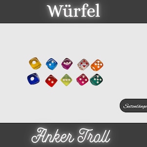 Könnte beinhalten: Eine Sammlung von zehn farbigen Würfeln, jeder mit einer anderen Farbe und Punktanordnung. Die Würfel haben eine Seitenlänge von 1,2 cm. Oben steht das Wort "Würfel", unten "Anker Troll".