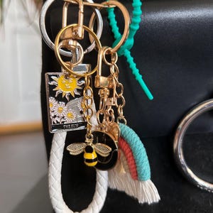Charms para bolsos, bisutería para bolsos, charms para bolsos, con arcoíris, carta del tarot y abeja, accesorios para bolsos y llavero