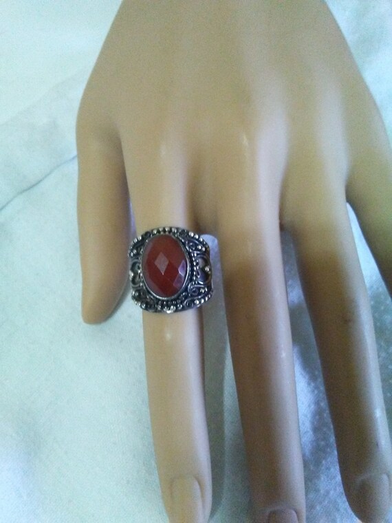 Large Vintage Sterling Silver Faceted Red Stone Ri