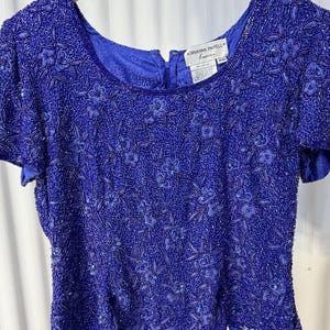 Blusa de noche de seda con cuentas de Adrianna Papell, estampado floral azul, talla 10 petite, estilo vintage de los años 90. imagen 11
