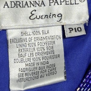 Blusa de noche de seda con cuentas de Adrianna Papell, estampado floral azul, talla 10 petite, estilo vintage de los años 90. imagen 2