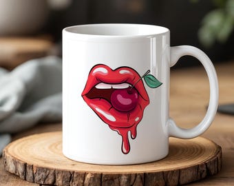 Caneca Cherry Lips Pop Art Red Lips com cereja 11 oz Copo de cerâmica ousado para amantes de presentes modernos, ousados e estéticos