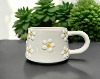 Mug marguerite fait main, 200 ml, tasse à café en céramique, jolie tasse florale en poterie Cottagecore, cadeau de cuisine